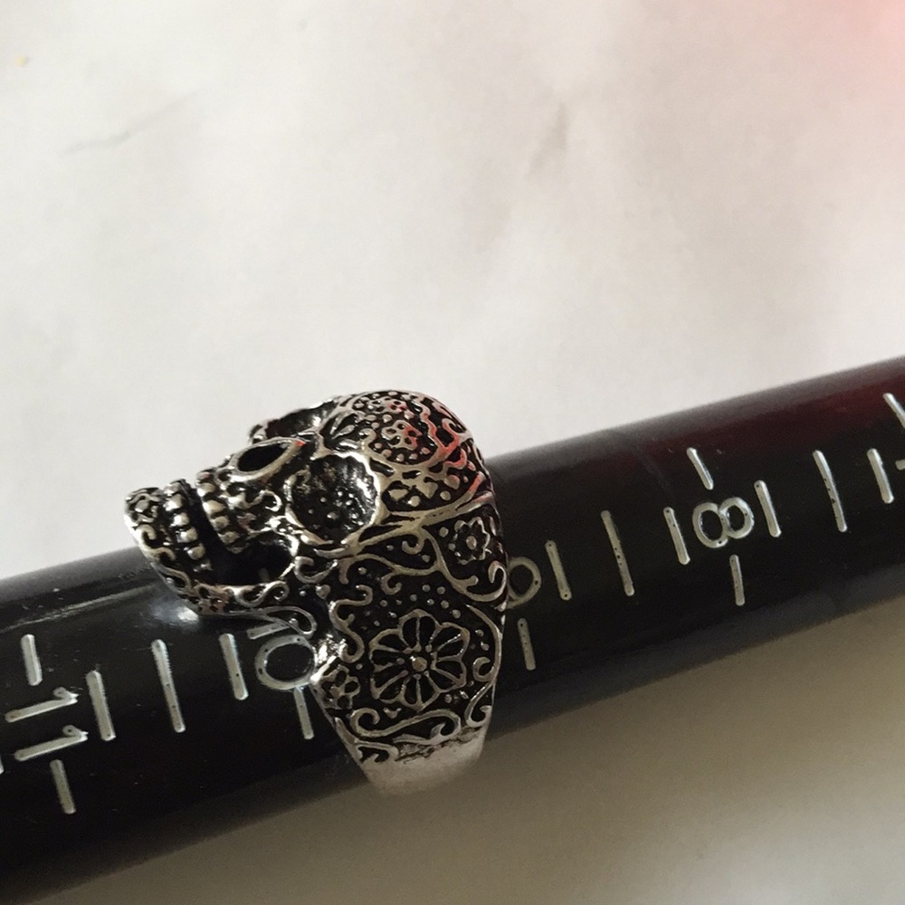 Skull engraved ring - Picture 6 of 6